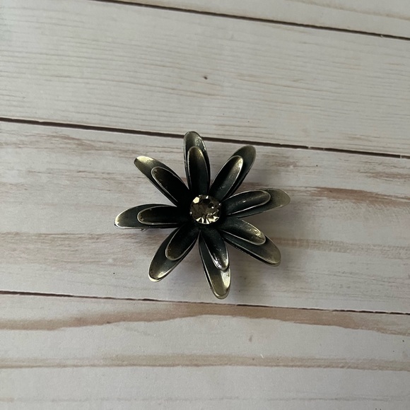 Set of 7 Vintage and vintage Style Brooches - Picture 15 of 15